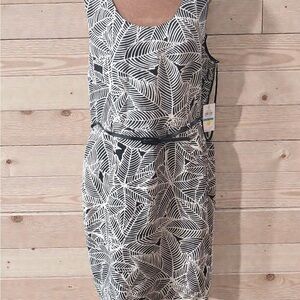 Chaus NWT Black and White Leaf Pattern Midi Dress